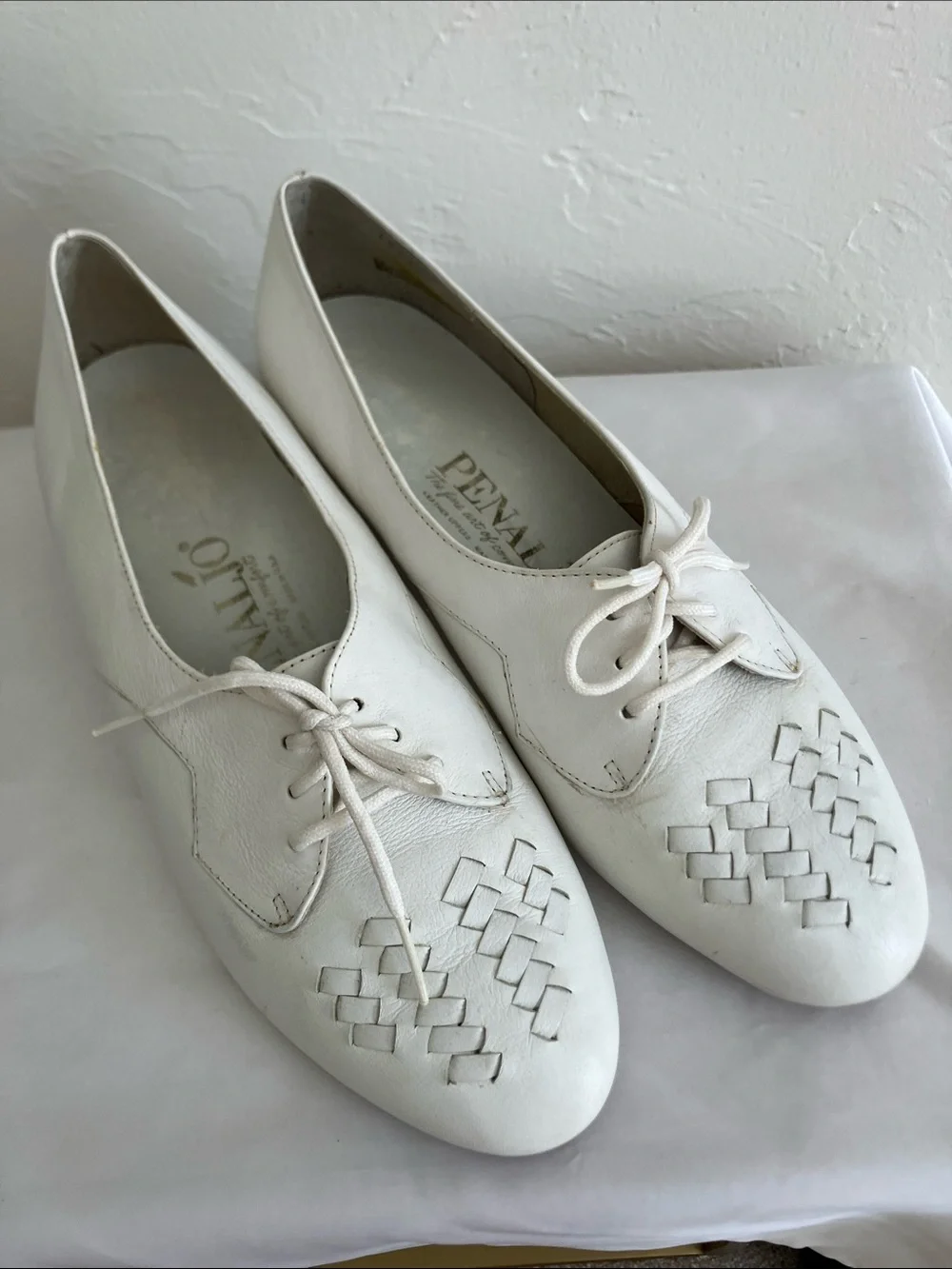 VTG Penaljo White Leather Woven Lace-Up Flats